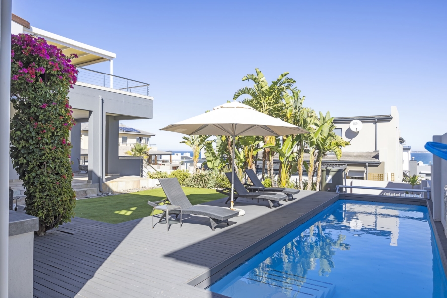 To Let 5 Bedroom Property for Rent in Big Bay Western Cape